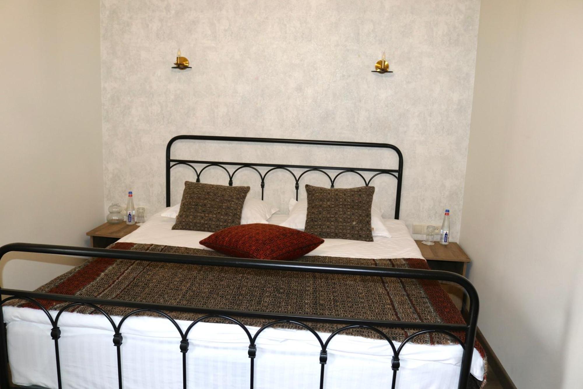 Redroof Country House Hotel Goris Habitación foto