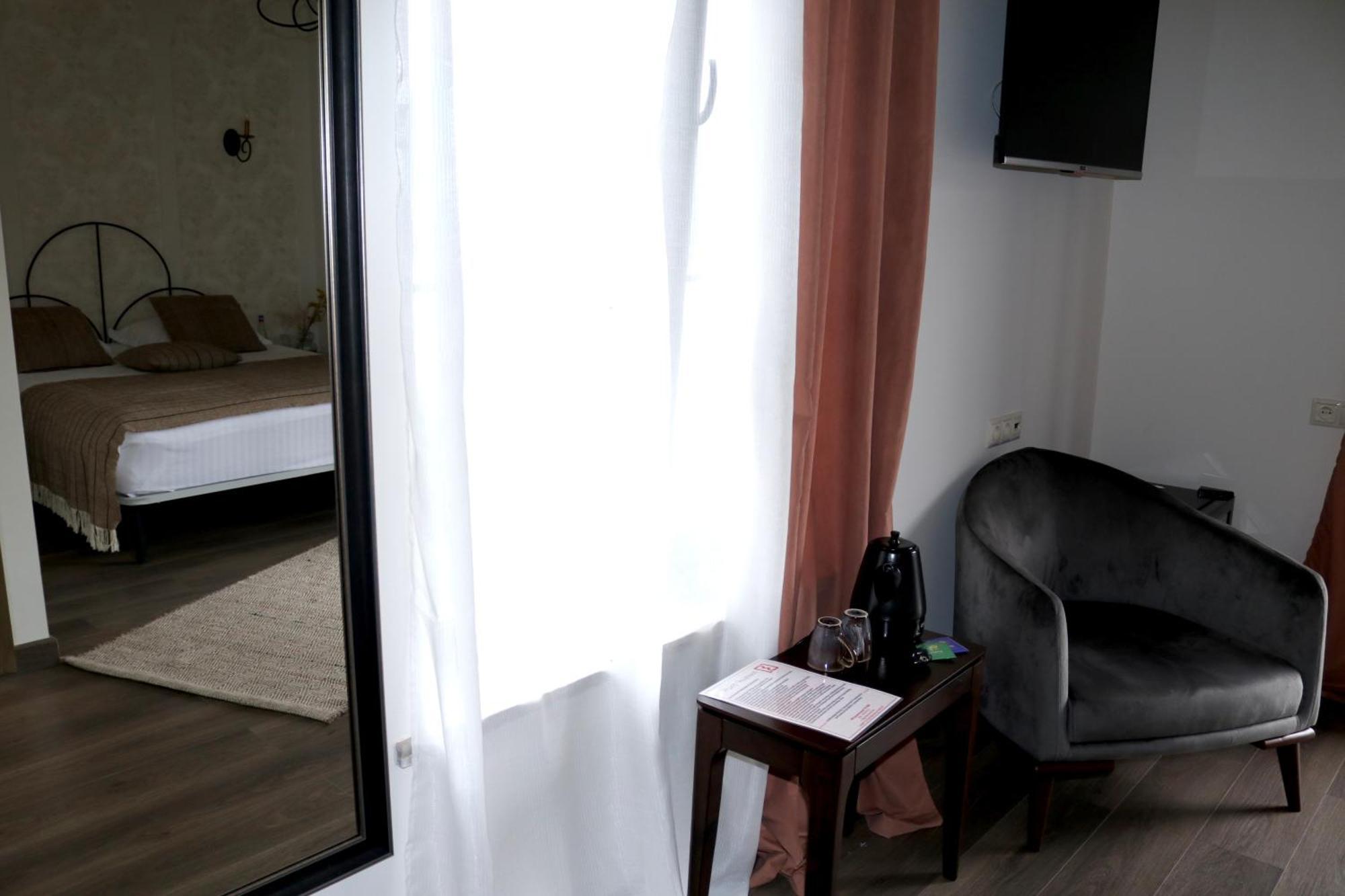 Redroof Country House Hotel Goris Habitación foto